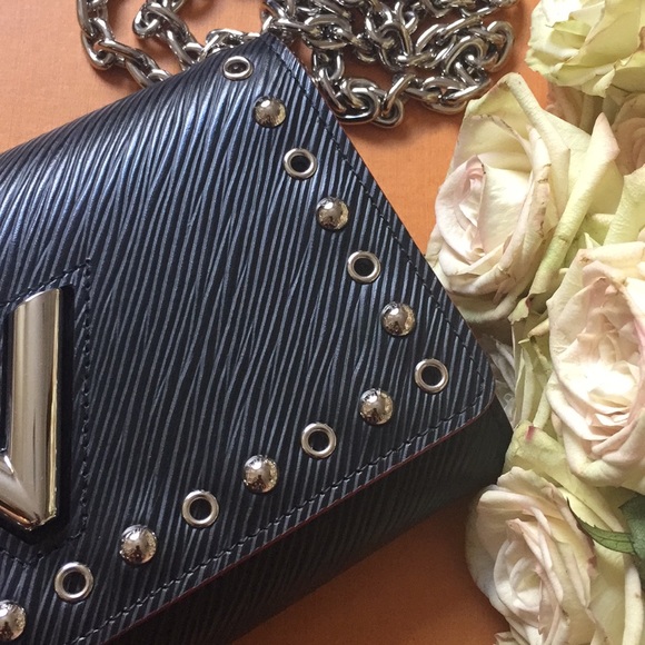 Louis Louis - Picture 8 of 8